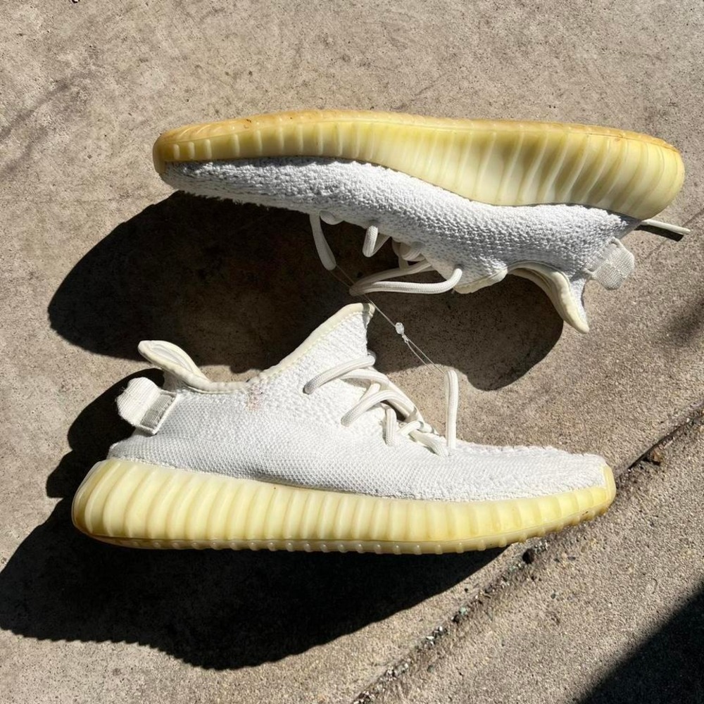 Yeezy 350 v2 Cream White size 8.5w